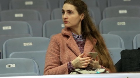 硝烟中的温柔力量：CBA赛场上的美女球迷图鉴