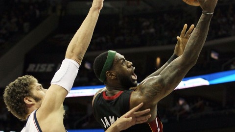 十年回忆杀：那一年的皇帝肆虐篮筐大Z灌篮德隆拉杆到底有多猛