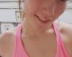 女篮勒布朗场下温柔一面，李梦清新造型定格纯真笑容