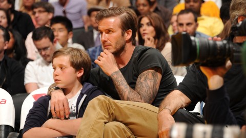 时隔十五年小贝阿汤哥重现湖人主场豪华观赛团