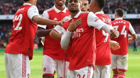 曼城2-2被森林逼平，多赛一场仍7分领跑？阿森纳笑纳大礼