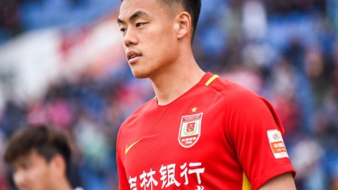标题：大连籍教练阎峰掌舵！这位沈阳足球教练能否带领亚泰旧将重返荣耀？